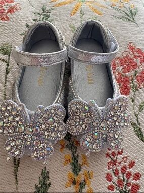 Silver Girls' Rhinestone Butterfly Mary Jane Shoes